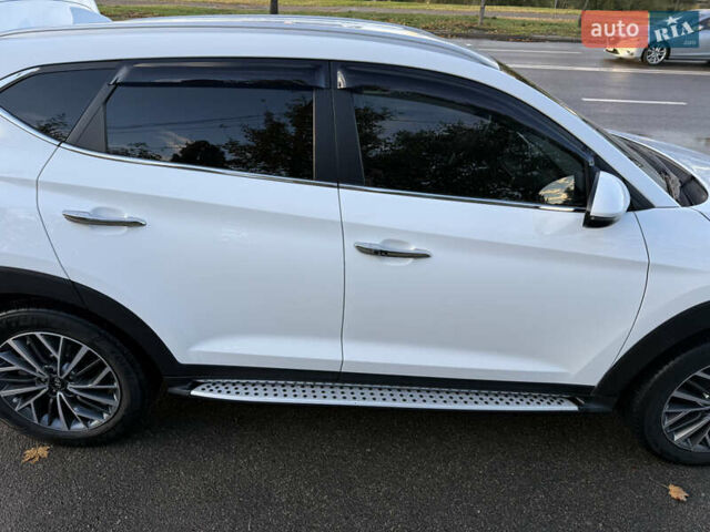 Белый Хендай Туксон, объемом двигателя 1.6 л и пробегом 53 тыс. км за 22500 $, фото 10 на Automoto.ua