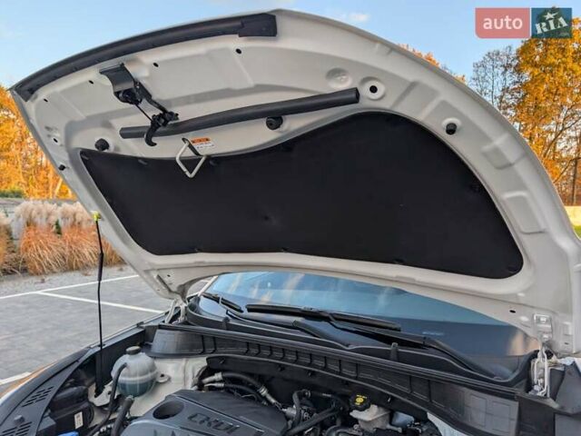 Білий Хендай Туксон, об'ємом двигуна 1.6 л та пробігом 152 тис. км за 21950 $, фото 78 на Automoto.ua