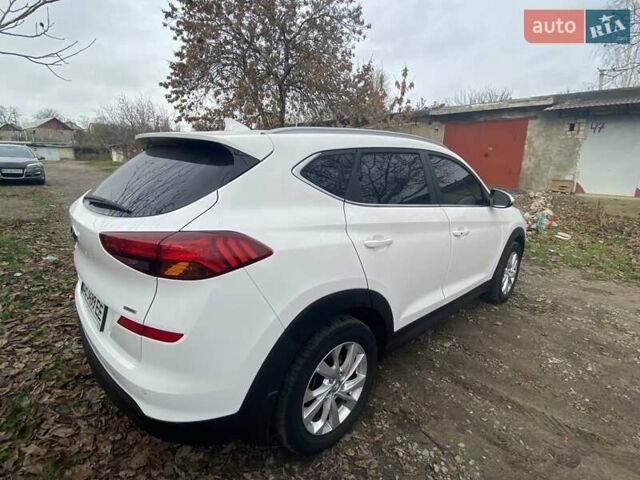 Білий Хендай Туксон, об'ємом двигуна 2 л та пробігом 40 тис. км за 20700 $, фото 5 на Automoto.ua