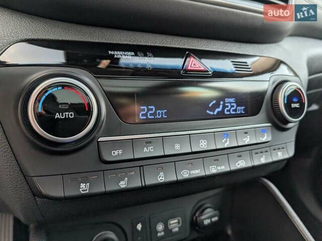 Білий Хендай Туксон, об'ємом двигуна 1.6 л та пробігом 152 тис. км за 21950 $, фото 47 на Automoto.ua