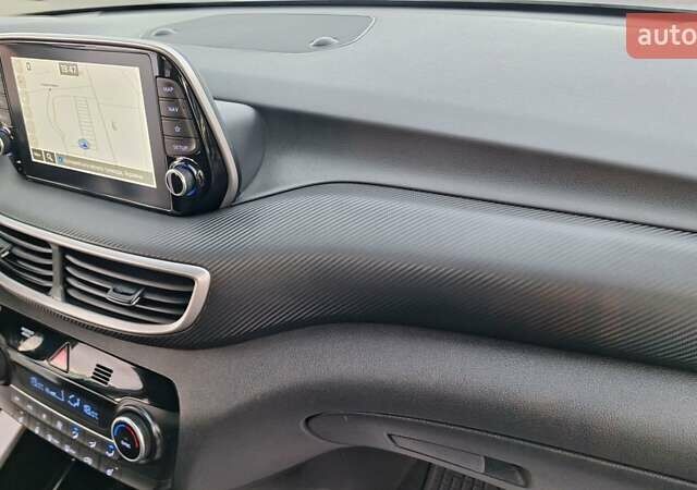 Белый Хендай Туксон, объемом двигателя 1.6 л и пробегом 188 тыс. км за 18400 $, фото 18 на Automoto.ua
