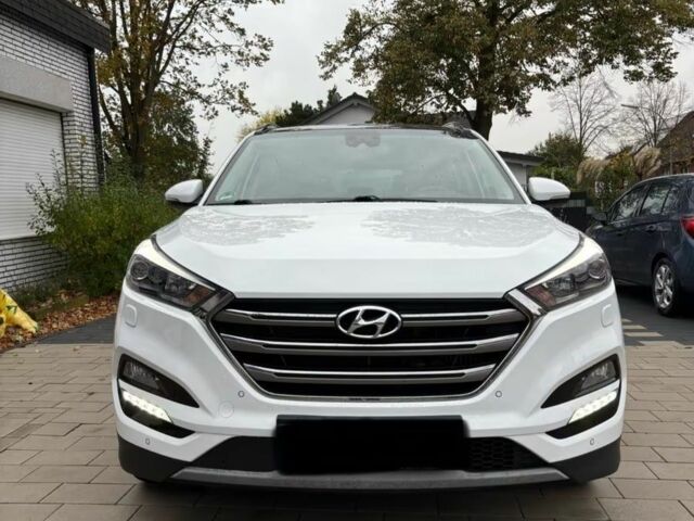 Білий Хендай Туксон, об'ємом двигуна 0 л та пробігом 74 тис. км за 15000 $, фото 2 на Automoto.ua