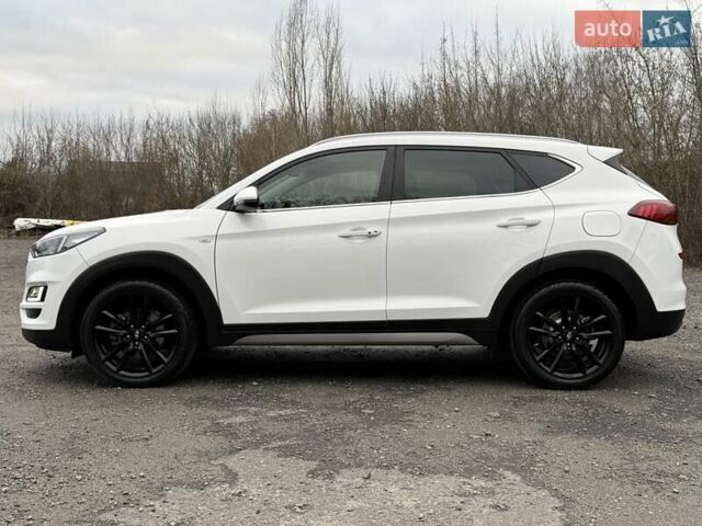 Белый Хендай Туксон, объемом двигателя 2 л и пробегом 114 тыс. км за 23900 $, фото 8 на Automoto.ua