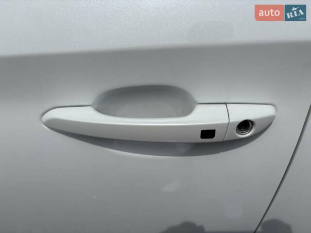 Белый Хендай Туксон, объемом двигателя 1.58 л и пробегом 107 тыс. км за 18500 $, фото 6 на Automoto.ua