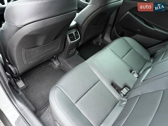 Белый Хендай Туксон, объемом двигателя 2 л и пробегом 114 тыс. км за 23900 $, фото 23 на Automoto.ua