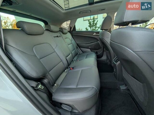 Білий Хендай Туксон, об'ємом двигуна 1.6 л та пробігом 152 тис. км за 21950 $, фото 64 на Automoto.ua