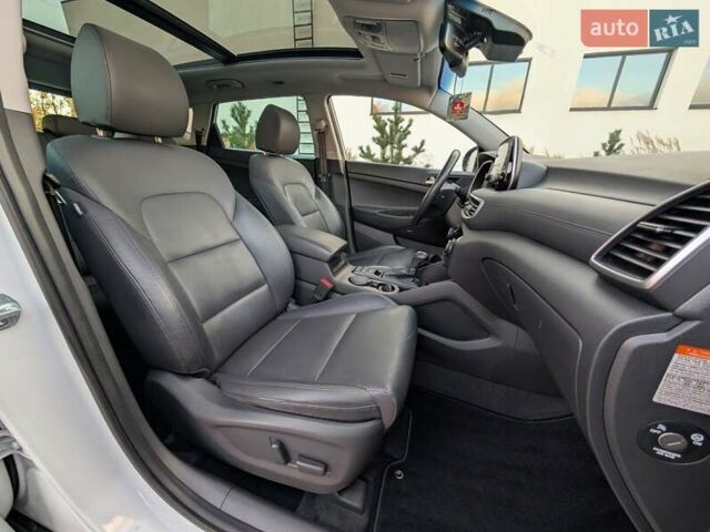 Білий Хендай Туксон, об'ємом двигуна 1.6 л та пробігом 152 тис. км за 21950 $, фото 59 на Automoto.ua