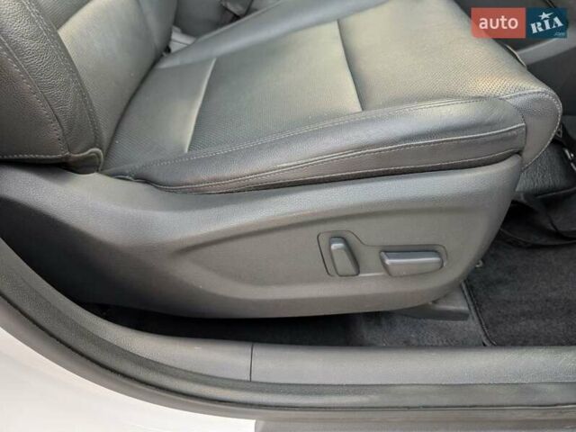 Білий Хендай Туксон, об'ємом двигуна 1.6 л та пробігом 152 тис. км за 21950 $, фото 61 на Automoto.ua