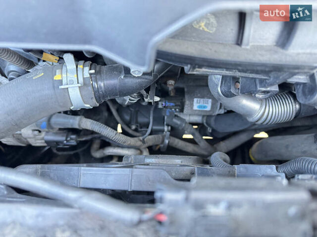 Белый Хендай Туксон, объемом двигателя 2 л и пробегом 270 тыс. км за 19800 $, фото 19 на Automoto.ua