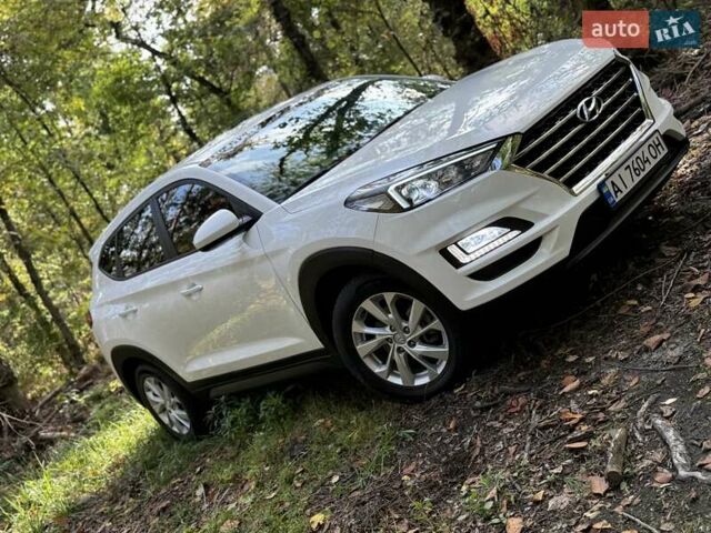 Білий Хендай Туксон, об'ємом двигуна 2 л та пробігом 51 тис. км за 17900 $, фото 18 на Automoto.ua