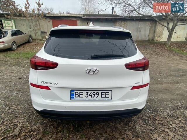 Білий Хендай Туксон, об'ємом двигуна 2 л та пробігом 40 тис. км за 20700 $, фото 7 на Automoto.ua