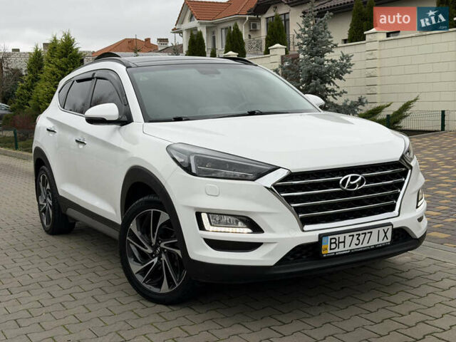 Белый Хендай Туксон, объемом двигателя 2 л и пробегом 50 тыс. км за 23800 $, фото 23 на Automoto.ua