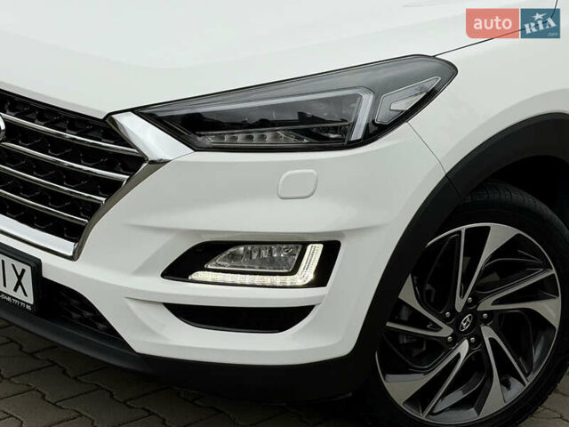 Белый Хендай Туксон, объемом двигателя 2 л и пробегом 50 тыс. км за 23800 $, фото 27 на Automoto.ua