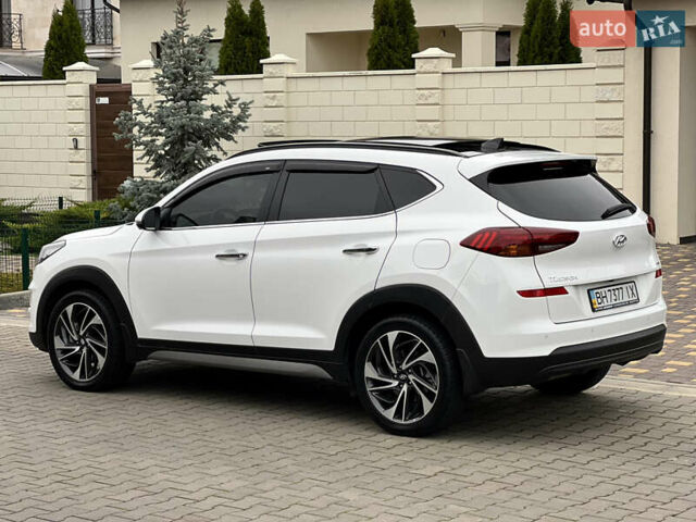 Белый Хендай Туксон, объемом двигателя 2 л и пробегом 50 тыс. км за 23800 $, фото 22 на Automoto.ua