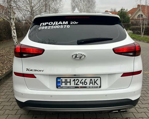 Білий Хендай Туксон, об'ємом двигуна 2 л та пробігом 136 тис. км за 22900 $, фото 3 на Automoto.ua