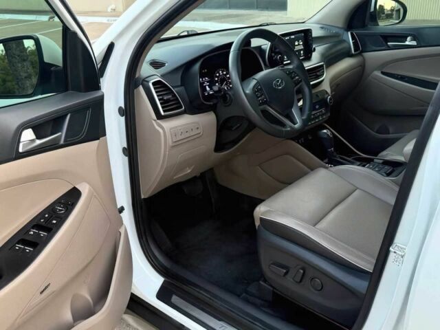 Белый Хендай Туксон, объемом двигателя 2.4 л и пробегом 48 тыс. км за 5900 $, фото 9 на Automoto.ua