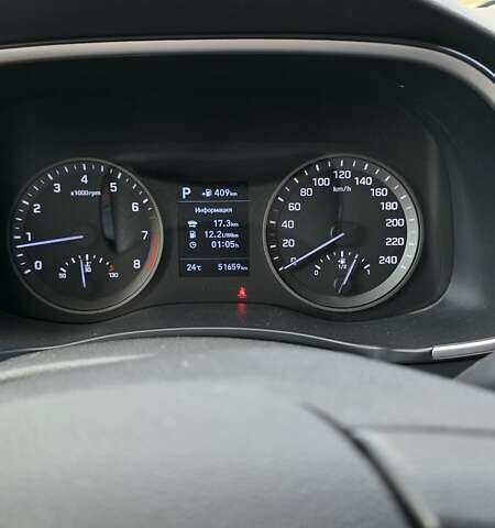 Белый Хендай Туксон, объемом двигателя 2 л и пробегом 52 тыс. км за 23999 $, фото 12 на Automoto.ua