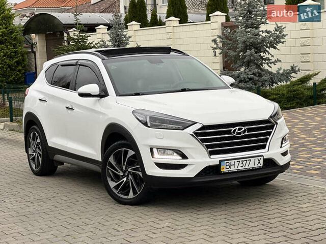 Белый Хендай Туксон, объемом двигателя 2 л и пробегом 50 тыс. км за 23800 $, фото 39 на Automoto.ua