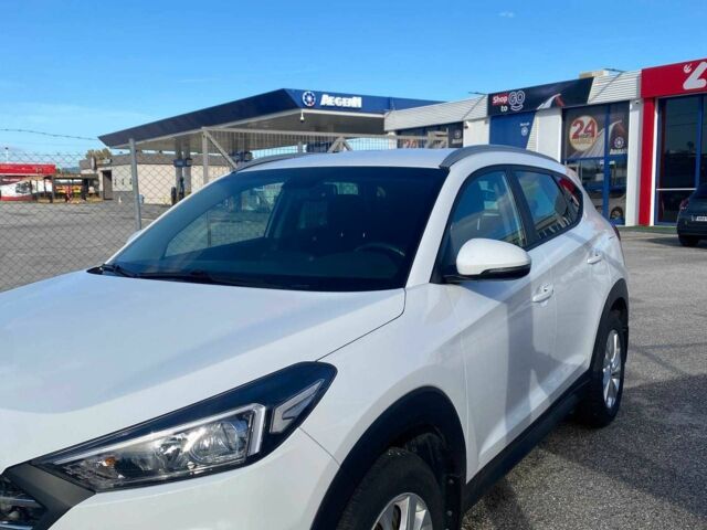 Белый Хендай Туксон, объемом двигателя 1.6 л и пробегом 77 тыс. км за 15700 $, фото 15 на Automoto.ua