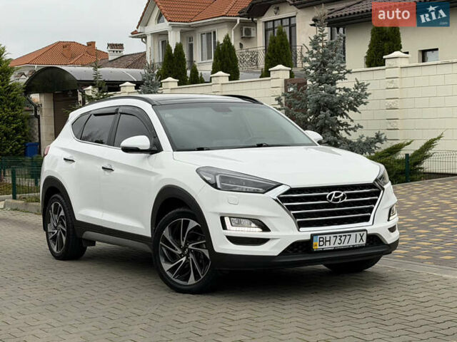 Белый Хендай Туксон, объемом двигателя 2 л и пробегом 50 тыс. км за 23800 $, фото 30 на Automoto.ua
