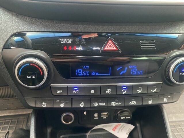 Білий Хендай Туксон, об'ємом двигуна 2 л та пробігом 50 тис. км за 21999 $, фото 23 на Automoto.ua