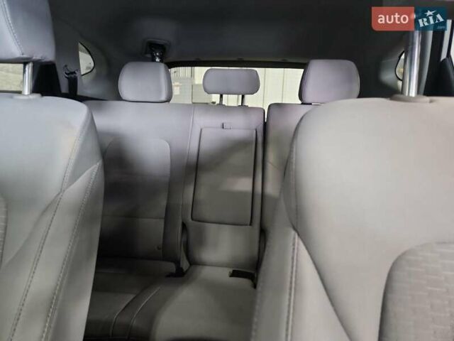 Белый Хендай Туксон, объемом двигателя 2 л и пробегом 85 тыс. км за 4300 $, фото 9 на Automoto.ua