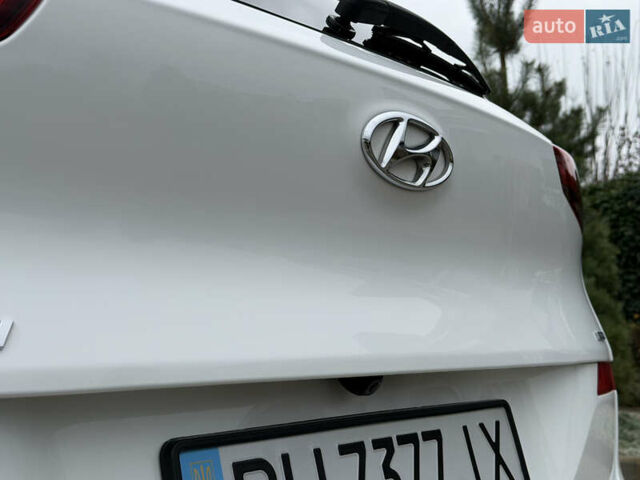 Белый Хендай Туксон, объемом двигателя 2 л и пробегом 50 тыс. км за 23800 $, фото 48 на Automoto.ua
