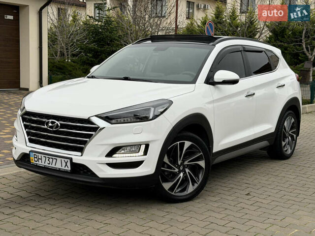 Белый Хендай Туксон, объемом двигателя 2 л и пробегом 50 тыс. км за 23800 $, фото 25 на Automoto.ua