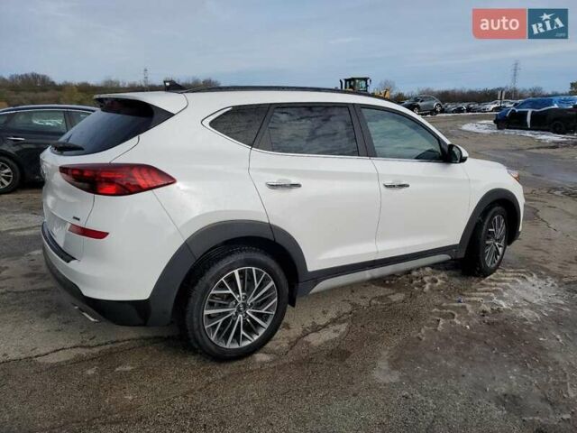 Белый Хендай Туксон, объемом двигателя 2.4 л и пробегом 20 тыс. км за 4100 $, фото 2 на Automoto.ua