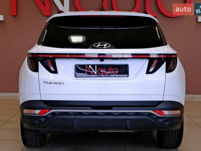 Белый Хендай Туксон, объемом двигателя 2 л и пробегом 160 тыс. км за 29900 $, фото 19 на Automoto.ua