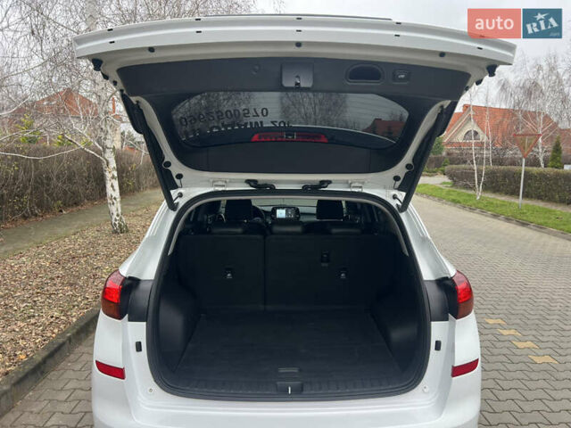 Білий Хендай Туксон, об'ємом двигуна 2 л та пробігом 136 тис. км за 22900 $, фото 8 на Automoto.ua