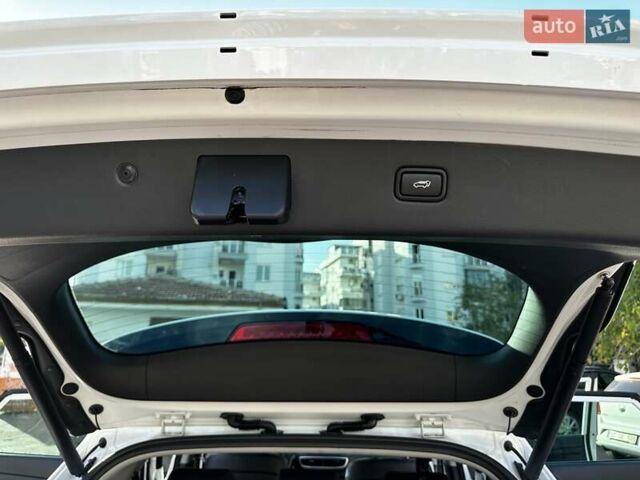 Белый Хендай Туксон, объемом двигателя 2 л и пробегом 50 тыс. км за 22500 $, фото 17 на Automoto.ua