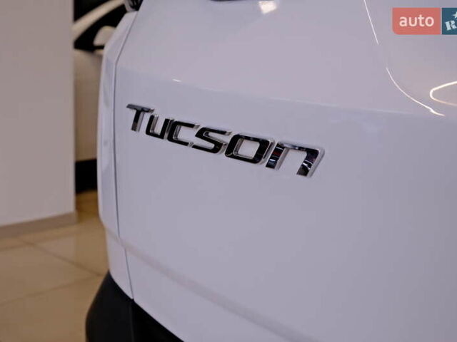 Белый Хендай Туксон, объемом двигателя 2 л и пробегом 160 тыс. км за 29900 $, фото 61 на Automoto.ua