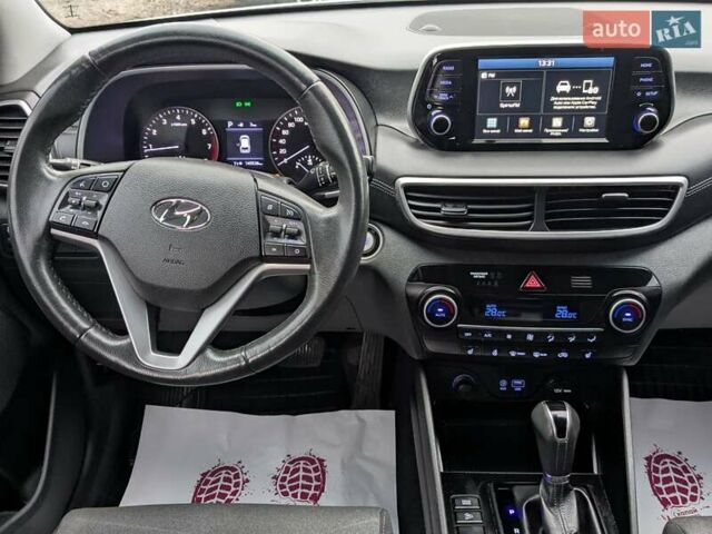 Белый Хендай Туксон, объемом двигателя 2 л и пробегом 145 тыс. км за 21300 $, фото 24 на Automoto.ua