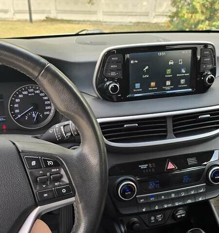 Белый Хендай Туксон, объемом двигателя 2 л и пробегом 52 тыс. км за 23999 $, фото 7 на Automoto.ua