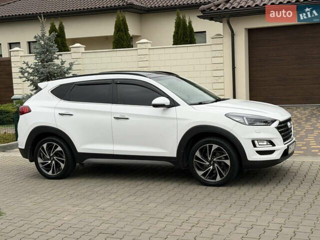 Белый Хендай Туксон, объемом двигателя 2 л и пробегом 50 тыс. км за 23800 $, фото 31 на Automoto.ua