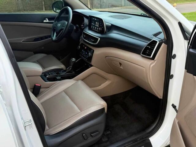 Белый Хендай Туксон, объемом двигателя 2.4 л и пробегом 48 тыс. км за 5900 $, фото 8 на Automoto.ua