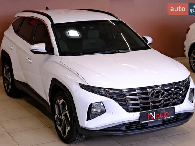 Белый Хендай Туксон, объемом двигателя 2 л и пробегом 160 тыс. км за 29900 $, фото 5 на Automoto.ua