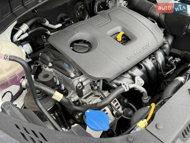 Белый Хендай Туксон, объемом двигателя 2 л и пробегом 50 тыс. км за 23800 $, фото 83 на Automoto.ua