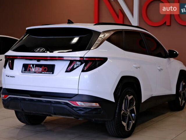 Белый Хендай Туксон, объемом двигателя 2 л и пробегом 160 тыс. км за 29900 $, фото 21 на Automoto.ua