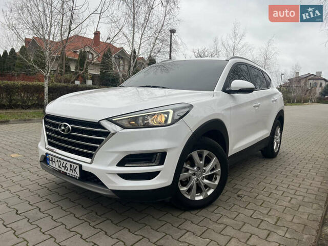 Білий Хендай Туксон, об'ємом двигуна 2 л та пробігом 136 тис. км за 22900 $, фото 1 на Automoto.ua
