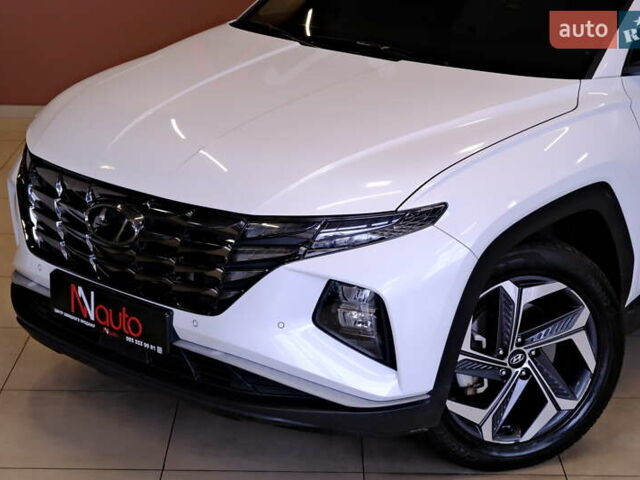 Белый Хендай Туксон, объемом двигателя 2 л и пробегом 160 тыс. км за 29900 $, фото 16 на Automoto.ua