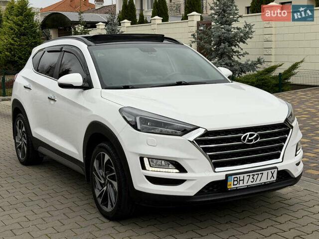 Белый Хендай Туксон, объемом двигателя 2 л и пробегом 50 тыс. км за 23800 $, фото 46 на Automoto.ua