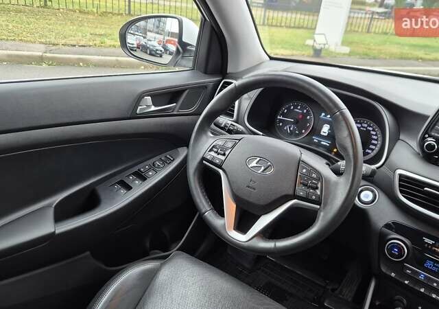 Белый Хендай Туксон, объемом двигателя 2 л и пробегом 42 тыс. км за 23900 $, фото 8 на Automoto.ua