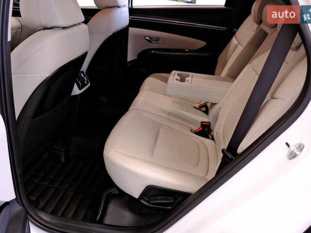 Белый Хендай Туксон, объемом двигателя 2 л и пробегом 160 тыс. км за 29900 $, фото 43 на Automoto.ua