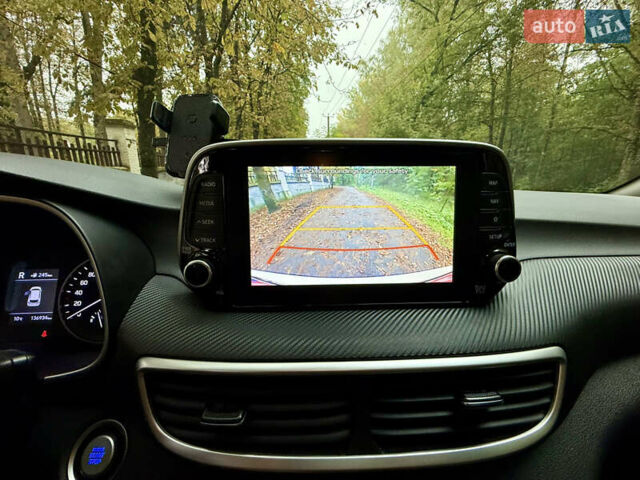 Белый Хендай Туксон, объемом двигателя 2 л и пробегом 136 тыс. км за 23300 $, фото 19 на Automoto.ua