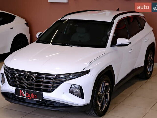 Белый Хендай Туксон, объемом двигателя 2 л и пробегом 160 тыс. км за 29900 $, фото 3 на Automoto.ua