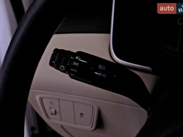 Белый Хендай Туксон, объемом двигателя 2 л и пробегом 160 тыс. км за 29900 $, фото 35 на Automoto.ua