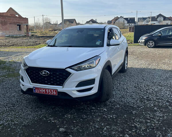 Белый Хендай Туксон, объемом двигателя 2 л и пробегом 148 тыс. км за 17850 $, фото 5 на Automoto.ua