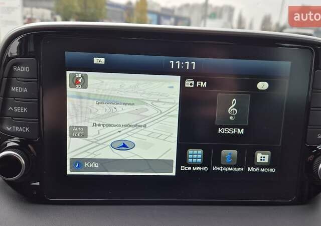 Белый Хендай Туксон, объемом двигателя 2 л и пробегом 42 тыс. км за 23900 $, фото 17 на Automoto.ua